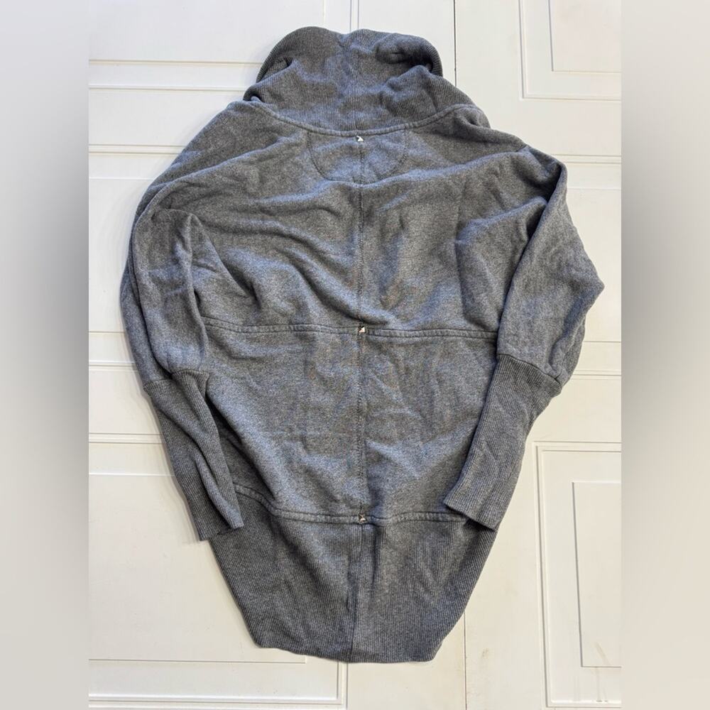 Aritzia Wilfred Womens Sz XS Diderot Gray Silver Studded Grey Sweater Cardigan - Picture 6 of 6